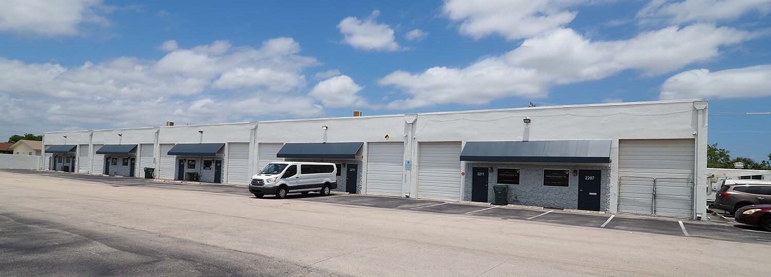 1900-2261 NW 29th St, Oakland Park, FL for lease Building Photo- Image 1 of 2
