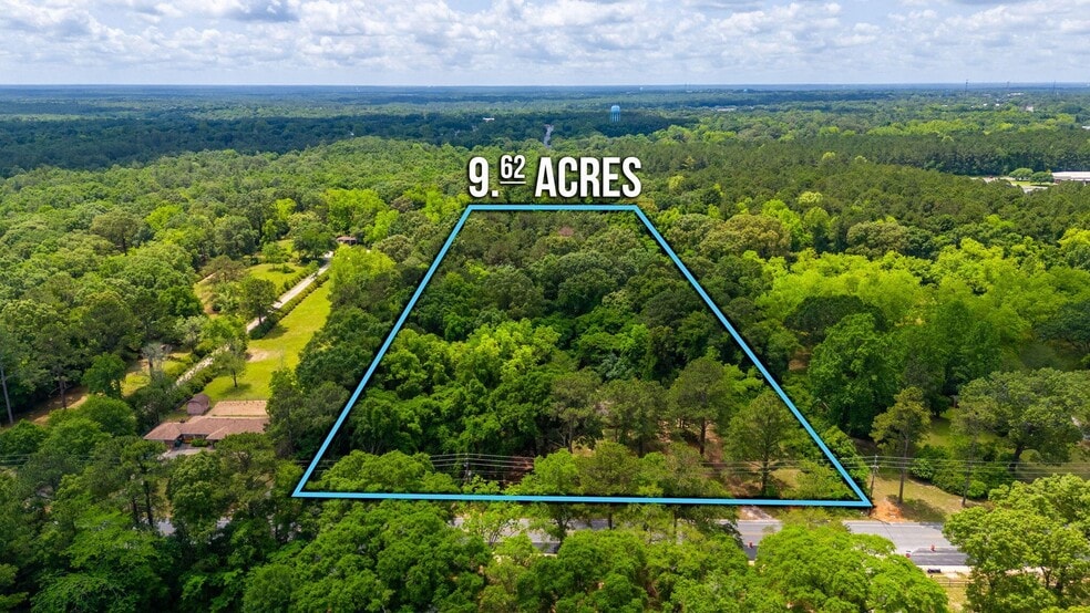 2906 Airport Rd, Crestview, FL for sale - Building Photo - Image 3 of 8