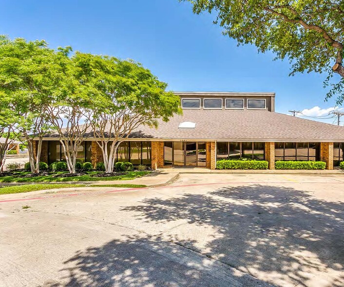 1903 Stadium Oaks Ct, Arlington, TX for lease - Building Photo - Image 1 of 8