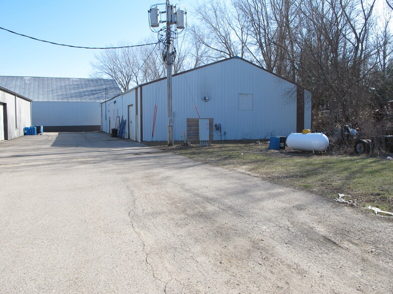 713 E Main St, Waukon, IA for sale - Building Photo - Image 3 of 44
