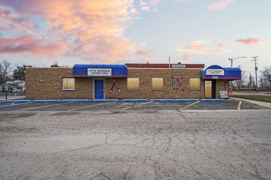 2930 N Grand River Ave, Lansing, MI for sale - Building Photo - Image 1 of 1