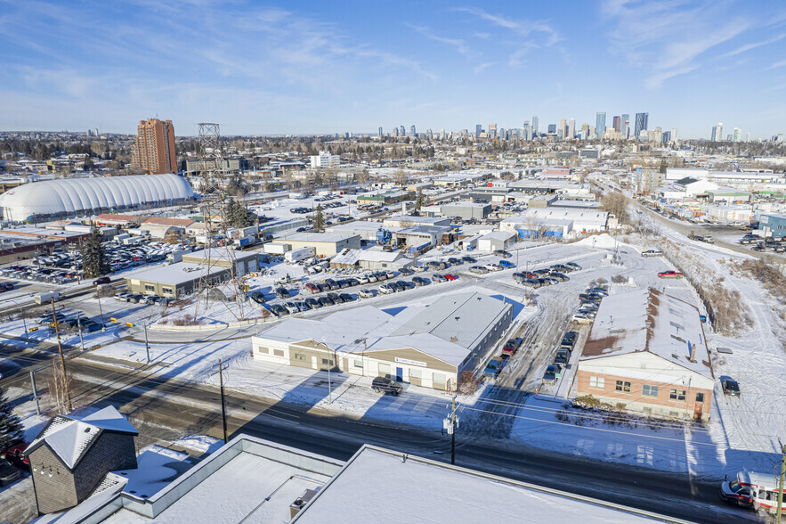 216 50th Ave SE, Calgary, AB for sale - Aerial - Image 2 of 3