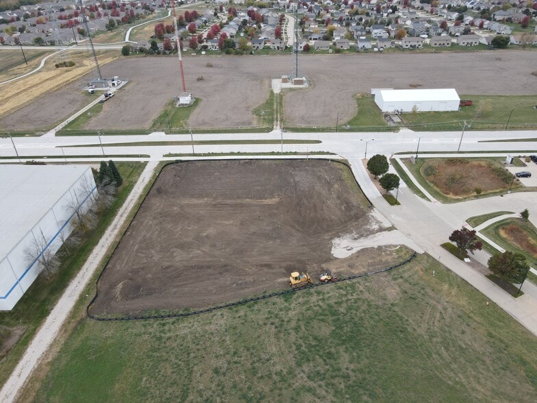 5780 West Parkway, Johnston, IA for lease - Building Photo - Image 3 of 3