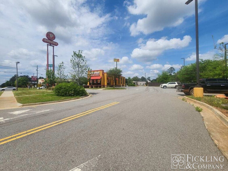1508 Sam Nunn Blvd, Perry, GA for lease - Building Photo - Image 2 of 12