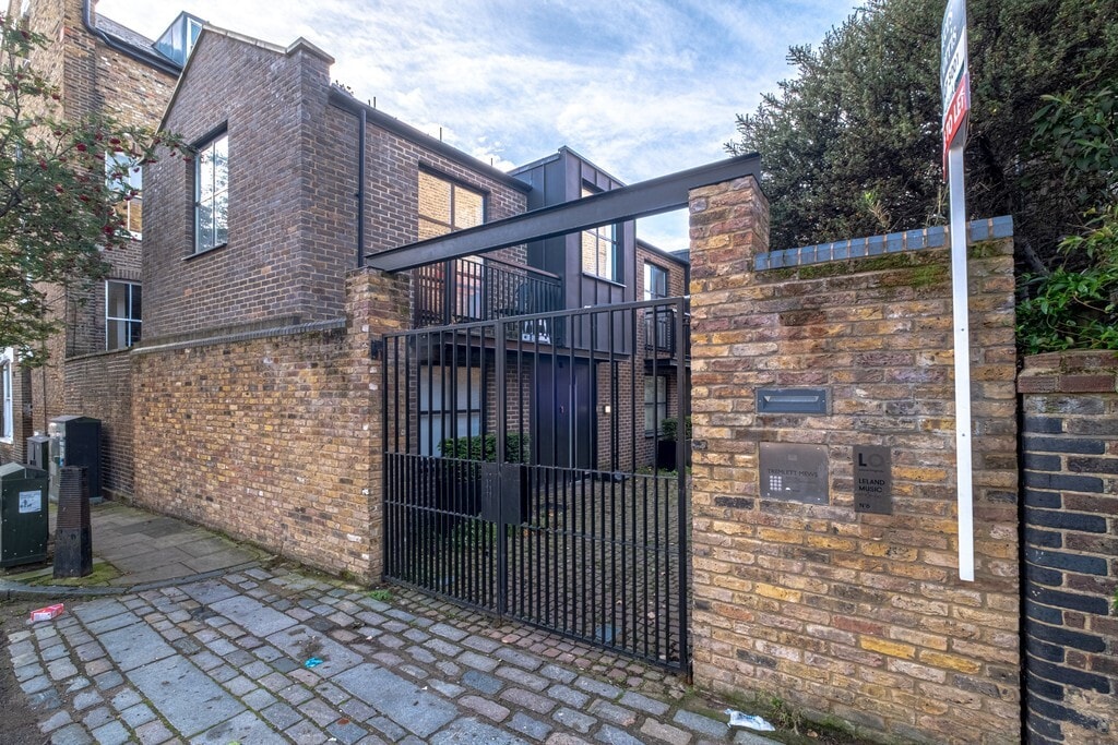 6 Tremlett Mews, London for sale Building Photo- Image 1 of 1