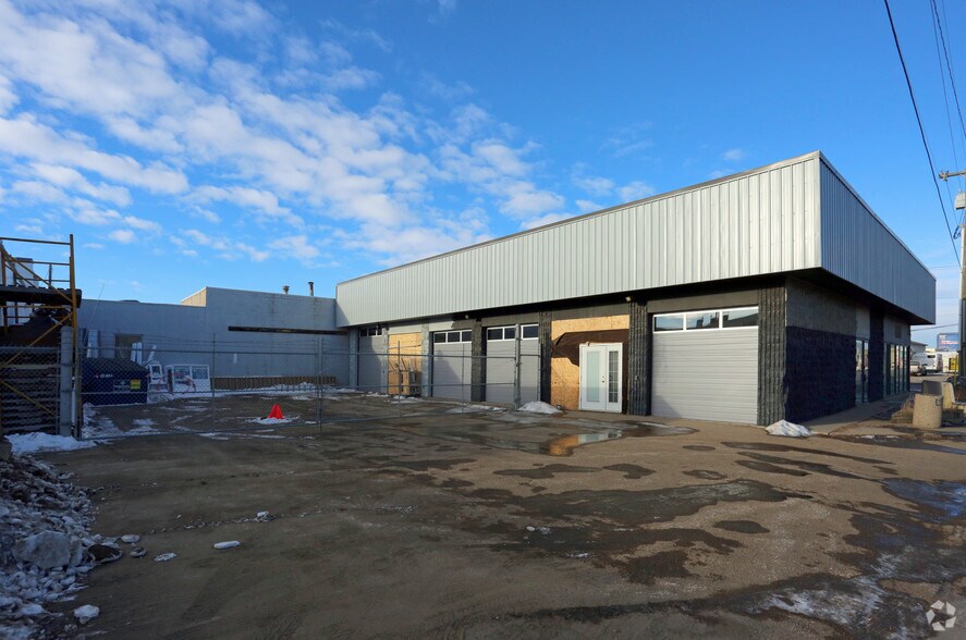 15611 112 Av NW, Edmonton, AB for sale - Building Photo - Image 2 of 2