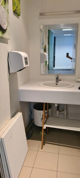 Office in Serris for lease - Interior Photo - Image 3 of 3