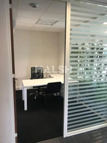 Flex in Vaulx-en-Velin for lease - Interior Photo - Image 2 of 8