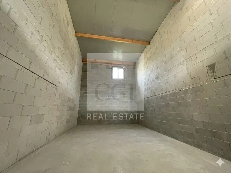 Flex in Charnècles for sale Interior Photo- Image 1 of 4
