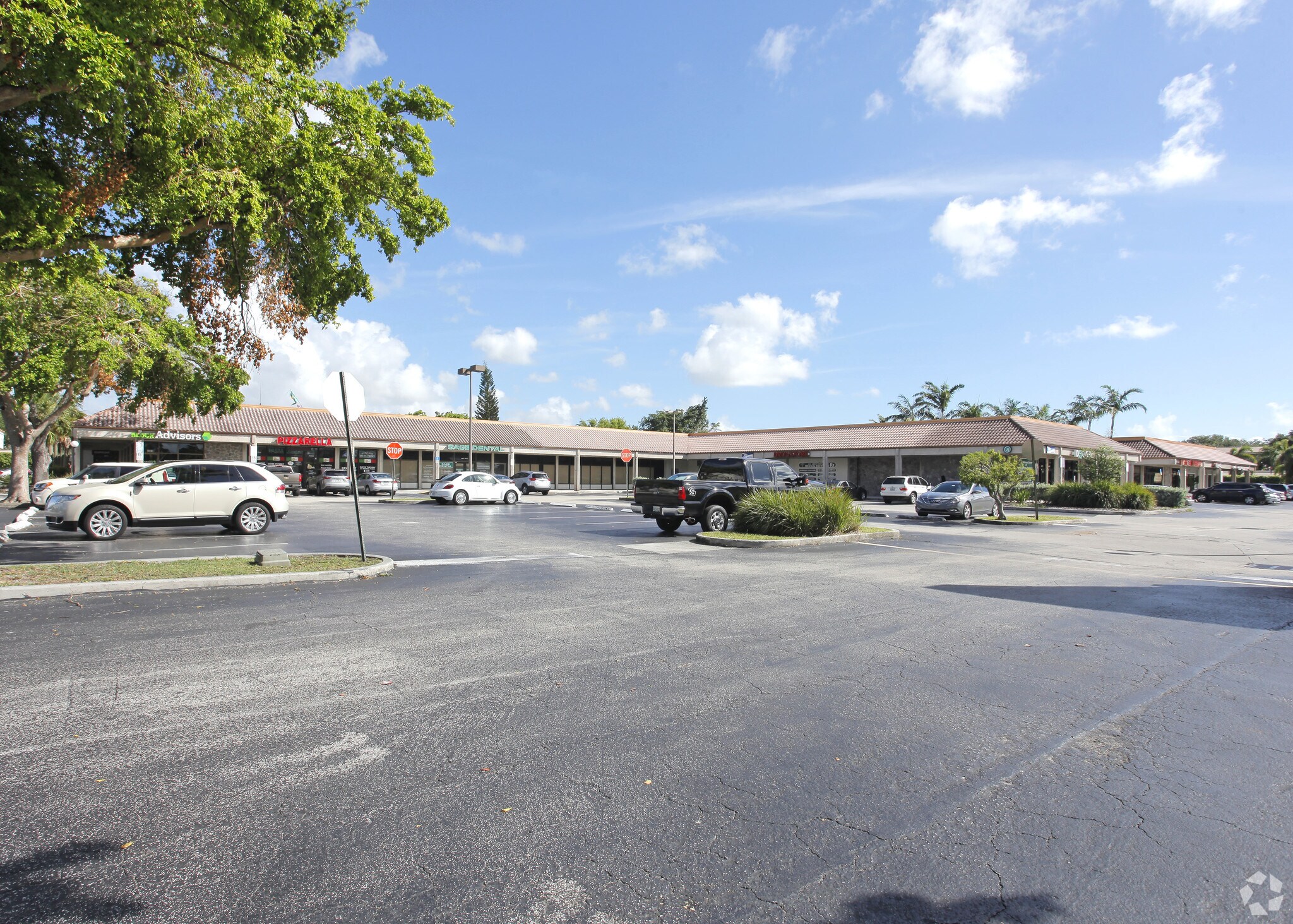 46th Ave, Hollywood, FL 33021 Post Haste Plaza