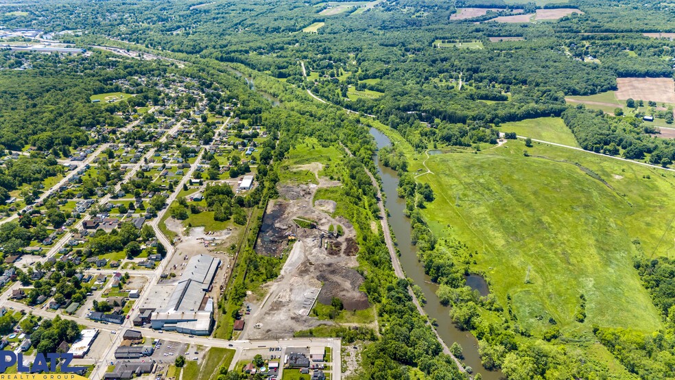 2 N 6th St, Sharpsville, PA for sale - Primary Photo - Image 1 of 23