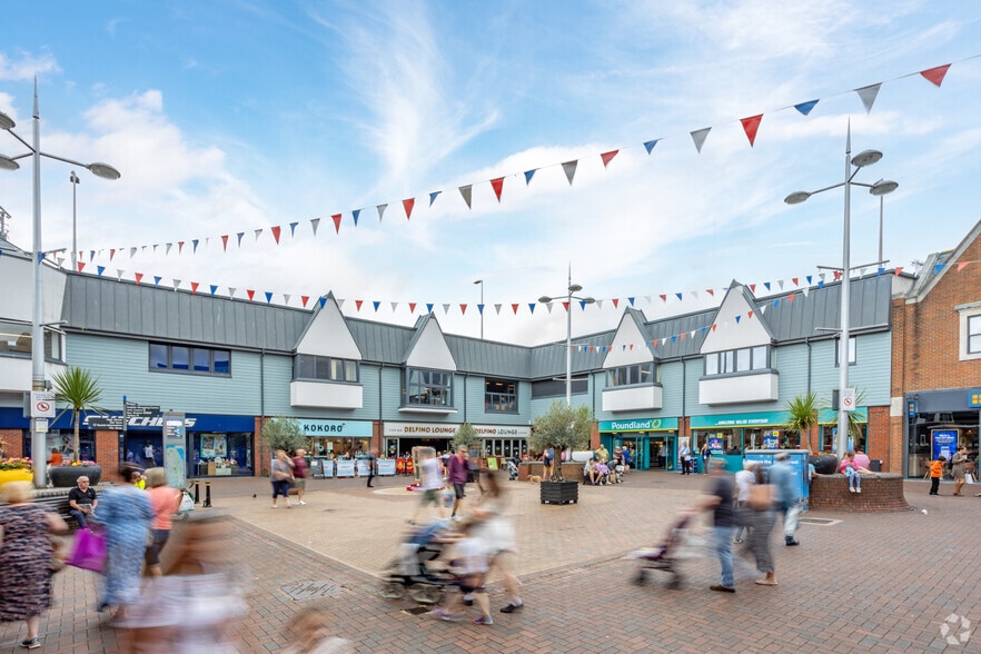 Dolphin Centre, Poole, BH15 1SR The Dolphin Centre