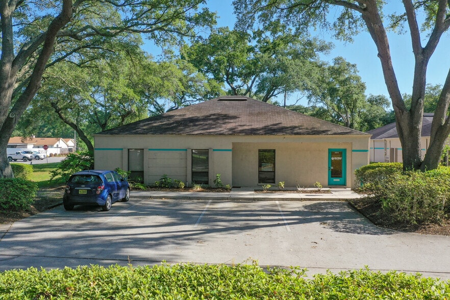 330 W Bearss Ave, Tampa, FL for lease - Building Photo - Image 2 of 21
