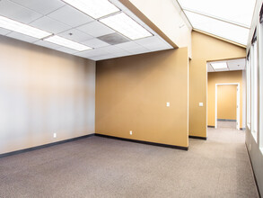 102-106 W 9th St, Kansas City, MO for lease Interior Photo- Image 2 of 7