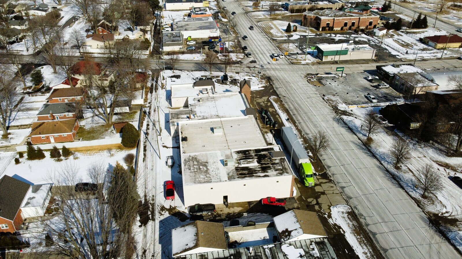 1216 S Gratiot Ave, Mount Clemens, MI 48043