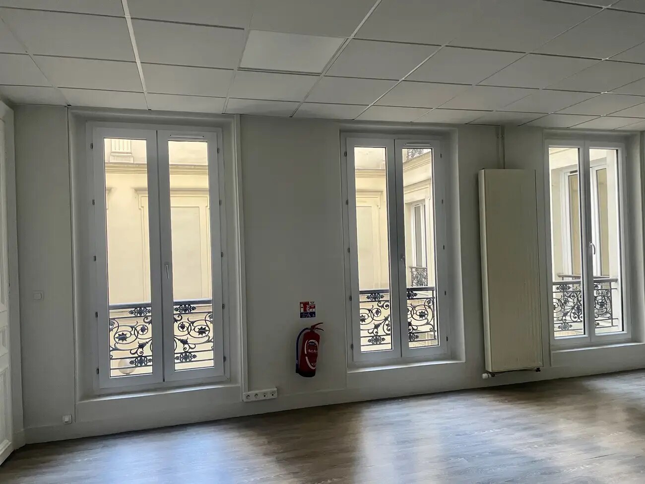 6 Boulevard Saint-Denis, Paris for lease Interior Photo- Image 1 of 6