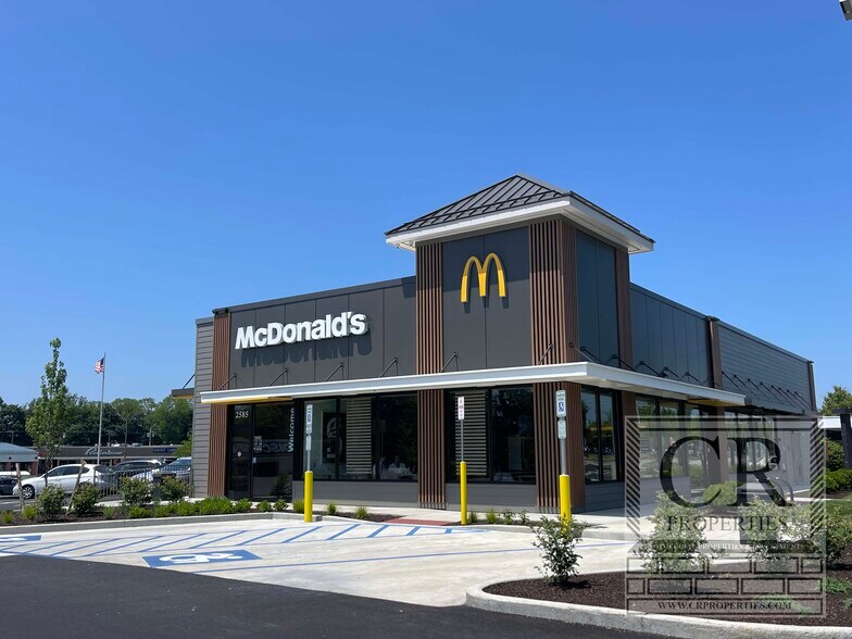 2555-2605 South Rd, Poughkeepsie, NY for lease - Building Photo - Image 3 of 15