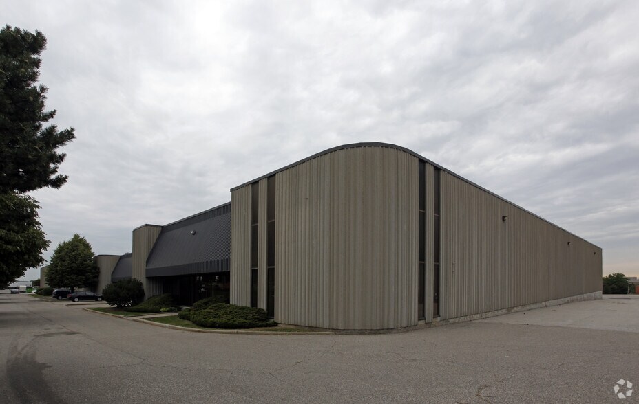 1040-1048 Ronsa Ct, Mississauga, ON for lease - Primary Photo - Image 1 of 2