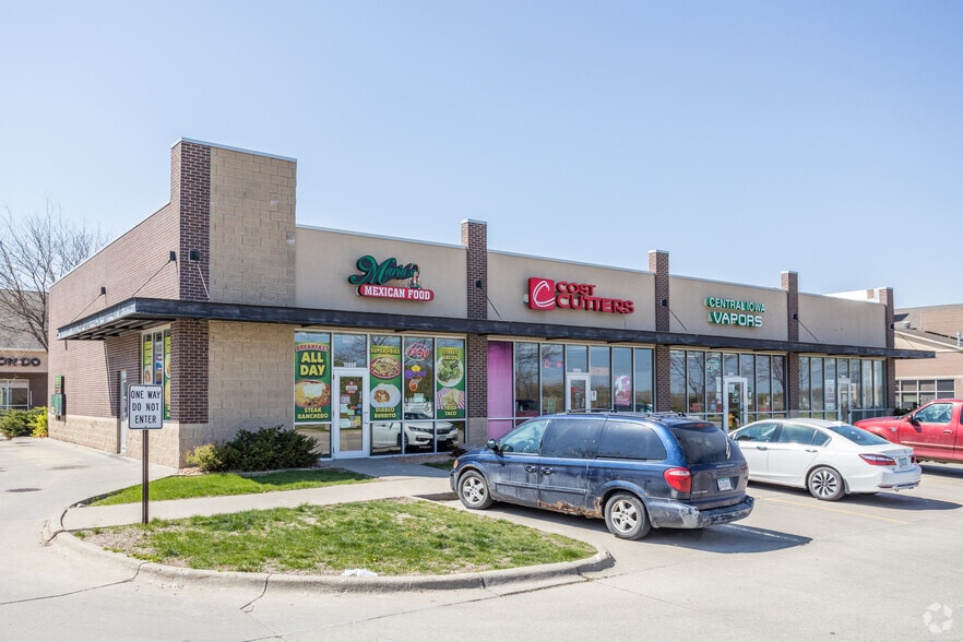 15950-15966 Hickman Rd, Clive, IA for sale - Primary Photo - Image 1 of 1