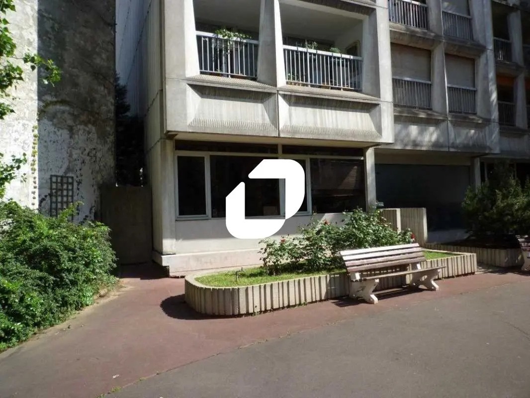 Office in Paris for lease Building Photo- Image 1 of 13