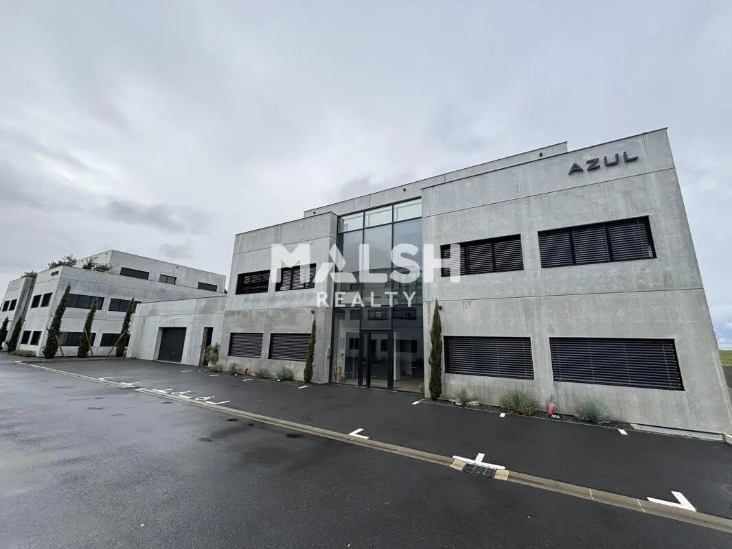 Office in Rillieux-la-Pape for lease Building Photo- Image 1 of 23