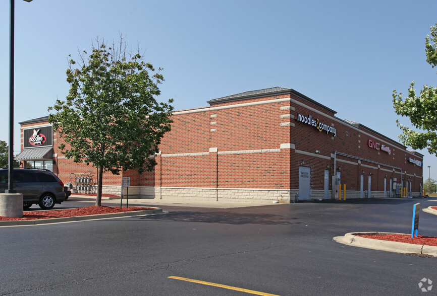 2365 N Farnsworth Ave, Aurora, IL for lease - Building Photo - Image 2 of 2