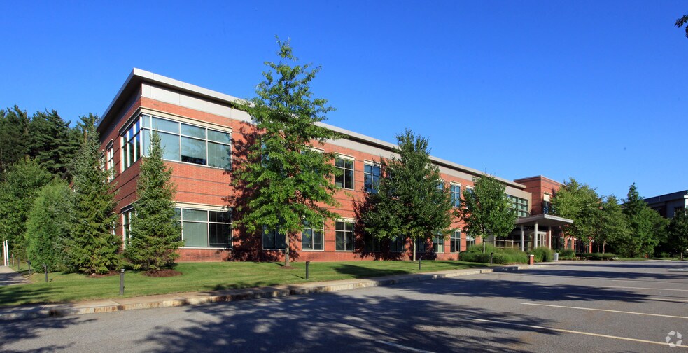 200 Beaver Brook Rd, Boxborough, MA 01719