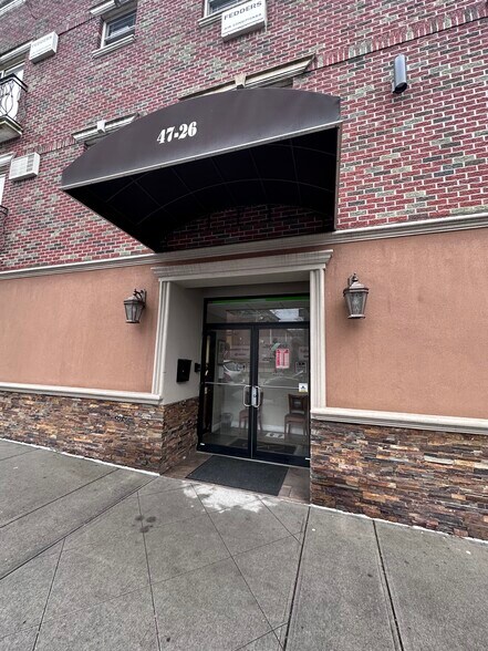 4726 104th St, Flushing, NY for sale - Primary Photo - Image 1 of 1