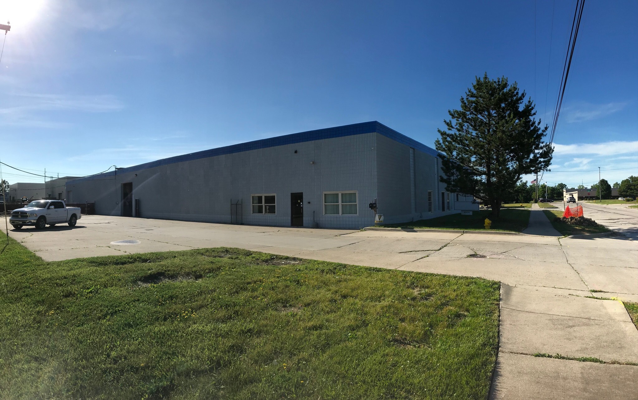 46705 Erb Dr, Macomb, MI for lease Building Photo- Image 1 of 3