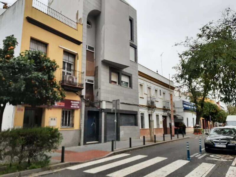 Retail in SEVILLA for sale - Building Photo - Image 2 of 10
