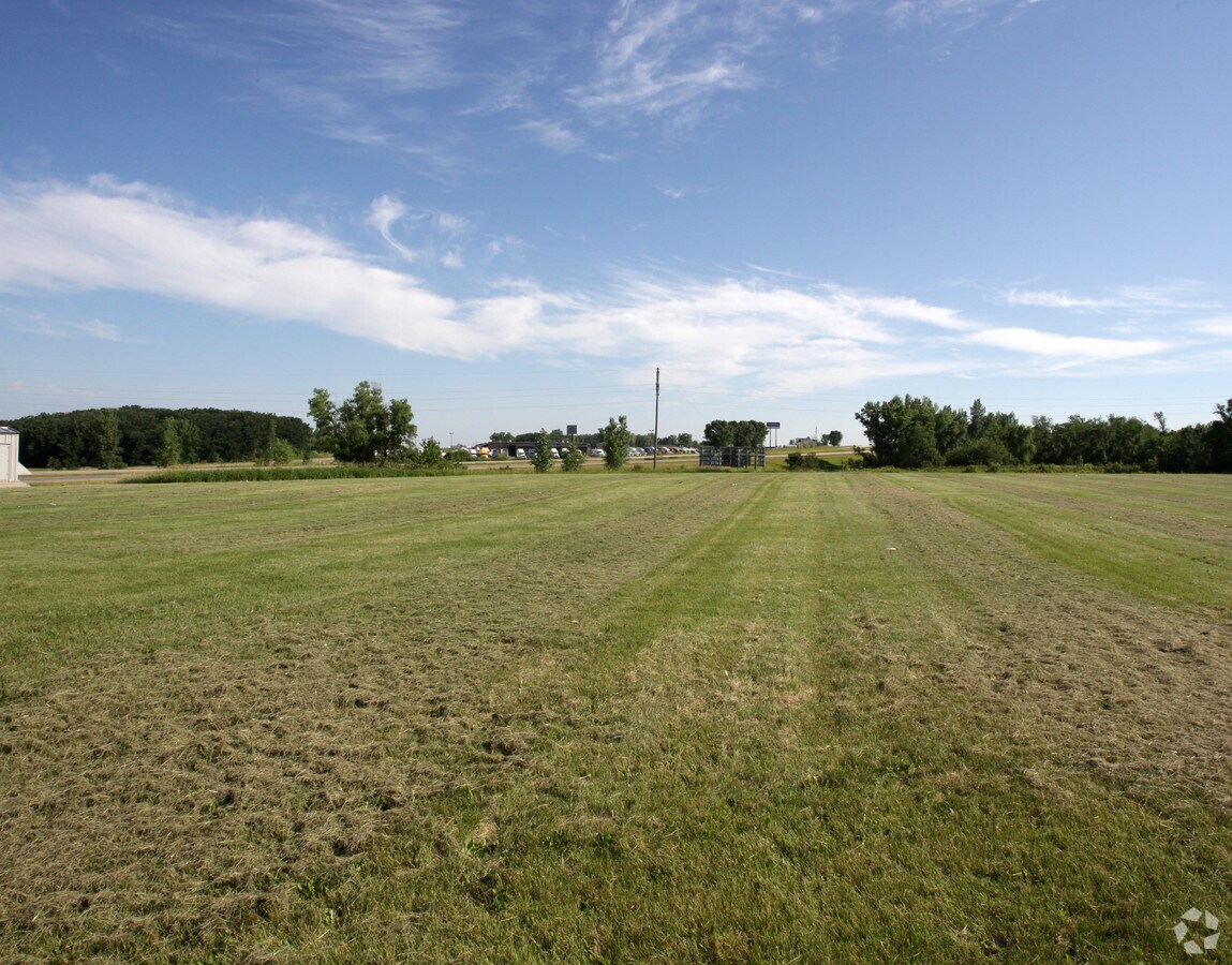 Leland Dr, Albert Lea, MN 56007