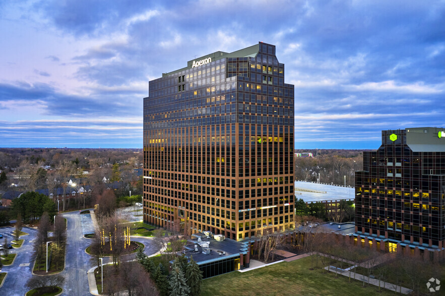 One Towne Sq, Southfield, MI for lease - Building Photo - Image 1 of 8