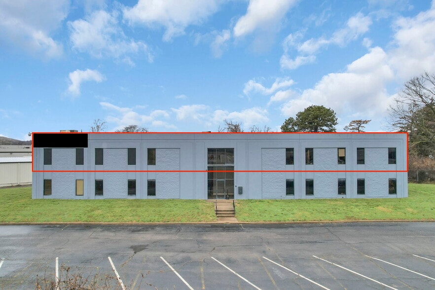 2844 E River Rd, Dayton, OH for lease - Building Photo - Image 1 of 57