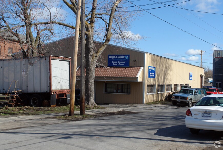 321 Howk St, Watertown, NY for sale - Primary Photo - Image 1 of 1