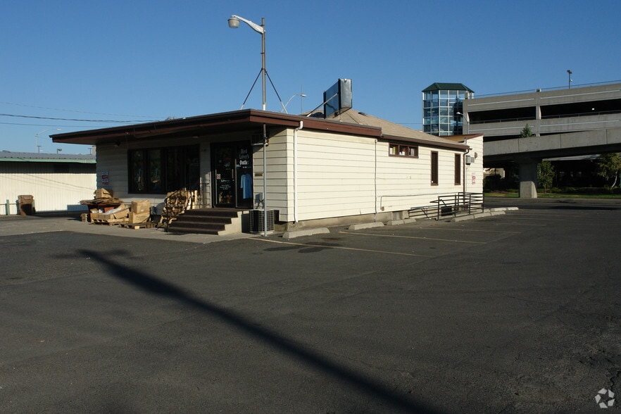 206 E Wellesley Ave, Spokane, WA for lease - Building Photo - Image 1 of 7
