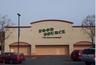 2309-2339 W Hammer Ln, Stockton, CA for lease Building Photo- Image 1 of 3