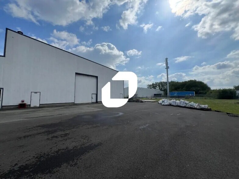 Flex in Ruitz for lease - Building Photo - Image 3 of 9