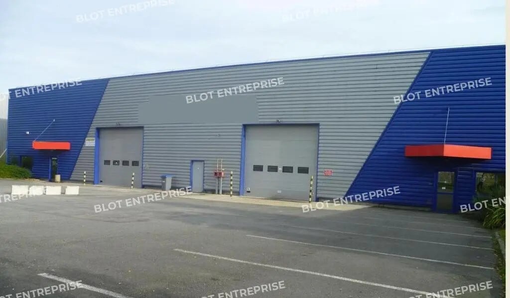 Location Bureaux 1 080 m² - Photo 1