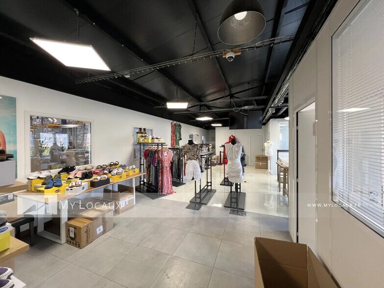 Flex in Gennevilliers for lease - Interior Photo - Image 3 of 13