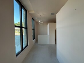 2501 N Armenia Ave, Tampa, FL for lease Interior Photo- Image 1 of 9