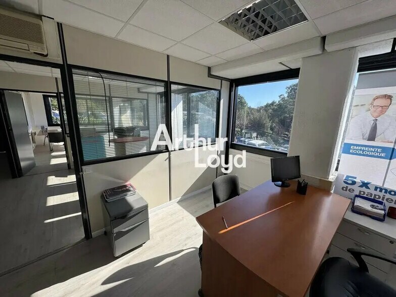 Office in Valbonne for lease - Building Photo - Image 2 of 7