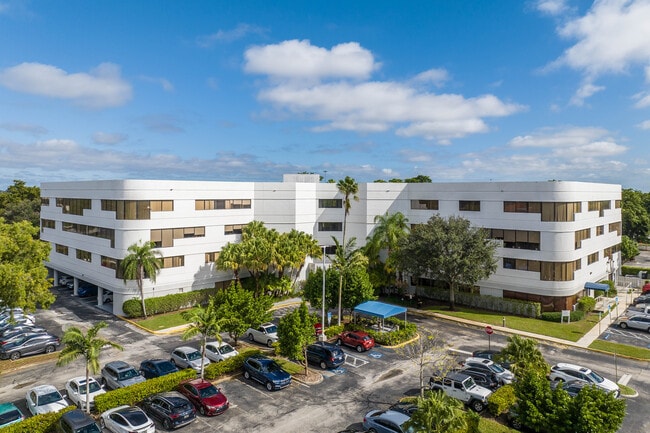 More details for 9050 Pines Blvd, Pembroke Pines, FL - Medical for Lease