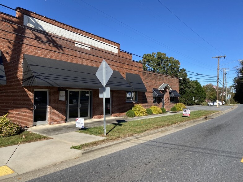 201 N Main St, Catawba, NC for lease - Building Photo - Image 3 of 12