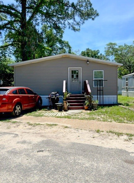 Pine Ridge Mobile Home Park, Tallahassee, FL for sale - Primary Photo - Image 1 of 1