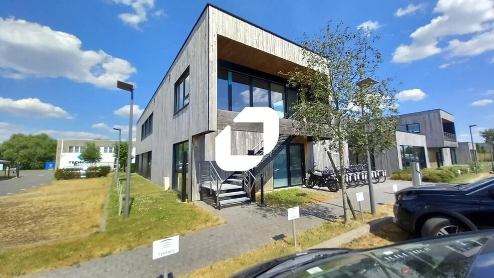 Office in VILLENEUVE-D'ASCQ for lease - Building Photo - Image 1 of 10