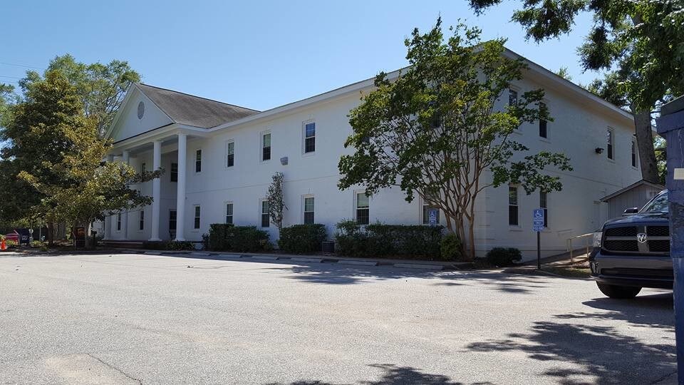 222 W Coleman Blvd, Mount Pleasant, SC, 29464 Office Live/Work Unit