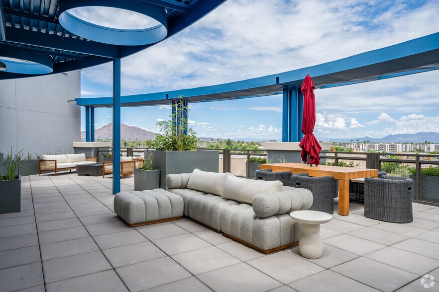 7115 E McDowell Rd, Scottsdale, AZ for lease - Building Photo - Image 3 of 4