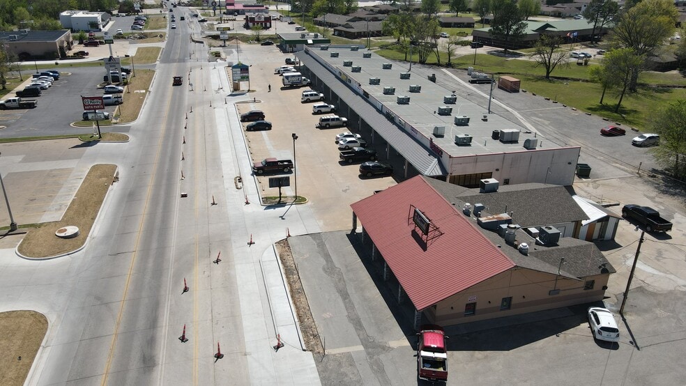 1310 S Muskogee Ave, Tahlequah, OK for sale - Building Photo - Image 3 of 31