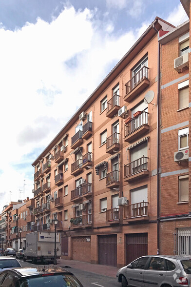 Calle Guadalajara, 13, Móstoles, Madrid for lease - Primary Photo - Image 1 of 2