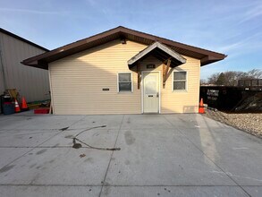 111 Walnut Ln, Colona, IL for lease Building Photo- Image 1 of 13
